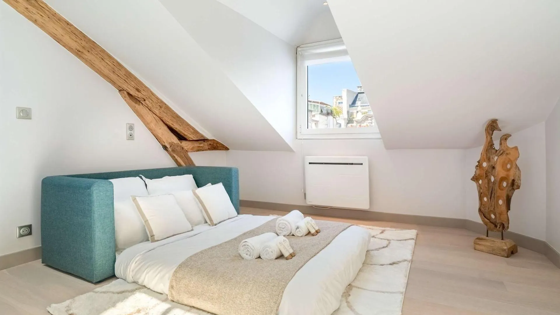 Renovated Apartment In Le Marais Paris