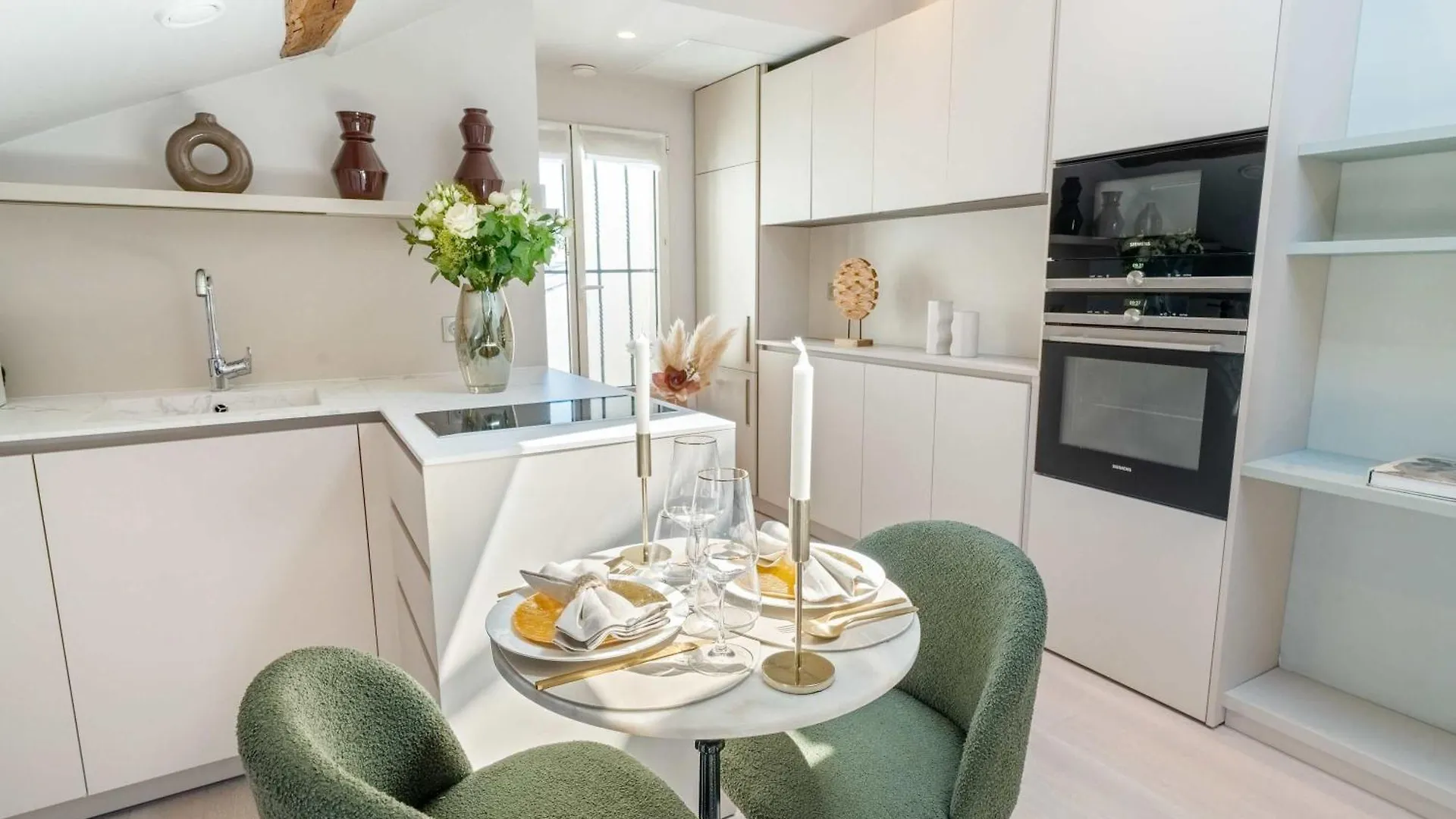 Renovated Apartment In Le Marais Paris