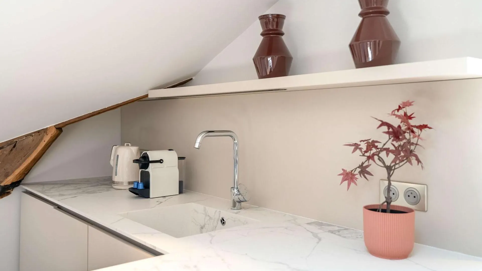 Renovated Apartment In Le Marais Paris