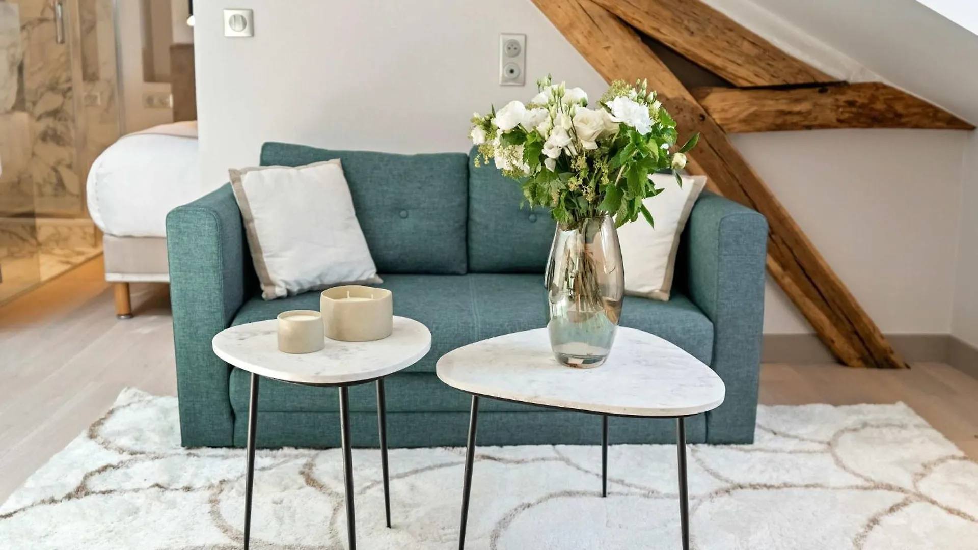 Renovated Apartment In Le Marais Paris